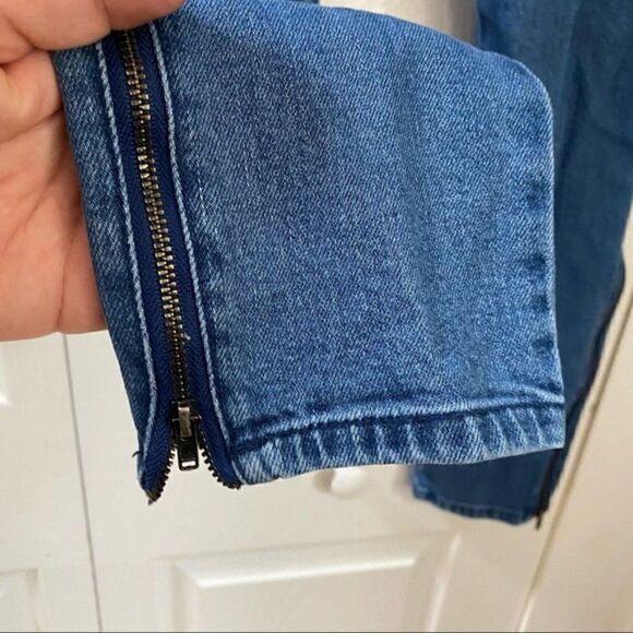 Forever 21 Dark Denim Women’s Jeans Zippers on each side - Picture 10 of 10